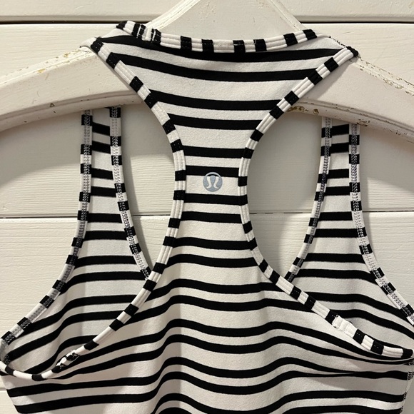 🤍LULULEMON Black & White Striped Racerback Tank – Estimated Size 4 - Picture 8 of 8